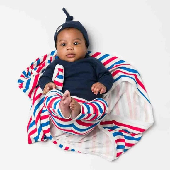 M+A by Monica + Andy Baby First Hello Blanket + Cap Organic Set, Red White Blue - Picture 10 of 12